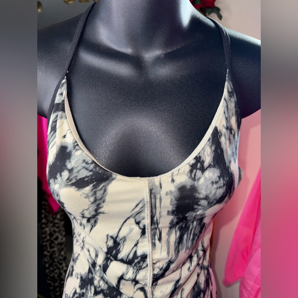 Lululemon Cream and‎ Black Fitted Tank Top dress size 6 all stretchv